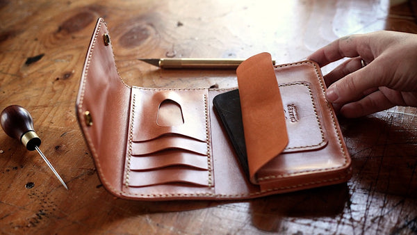 PATTERN:  Gusseted Phone Wallet